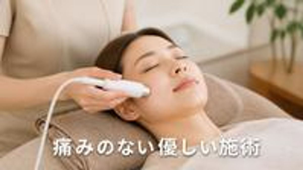 痛みのない優しい施術を受けている画像